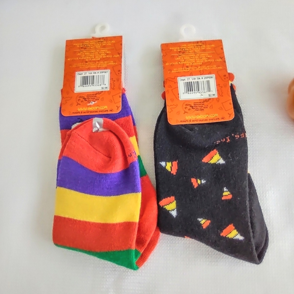 Peanuts Snoopy Halloween Socks - Picture 2 of 5